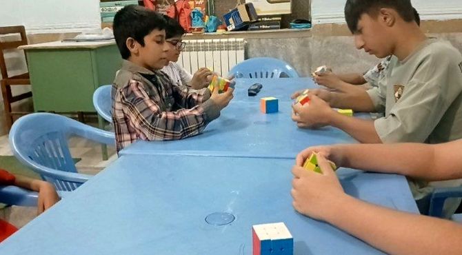 آماده‌‌‌سازی دانش‌‌‌آموزان برای مسابقات لیوان چینی و روبیک