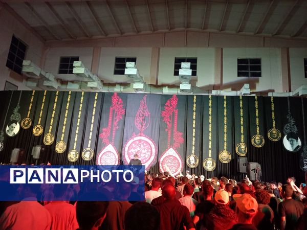 همایش بزرگ کشوری کاروان زیارتی رهسپاران عصر ظهور در ورزشگاه عراق 