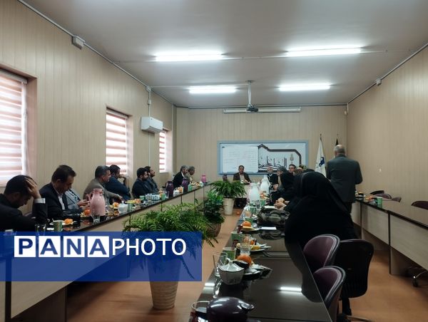 هم‌اندیشی خیرین مدرسه‌ساز ناحیه ۷ مشهد در مدرسه ارمینه