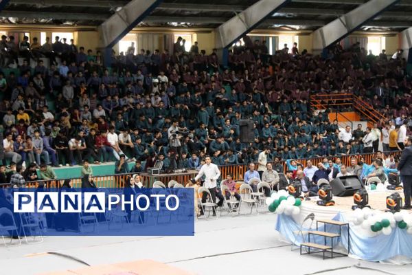 اجتماع دانش‌آموزی به‌مناسبت ولادت شهیدابراهیم هادی در یزد