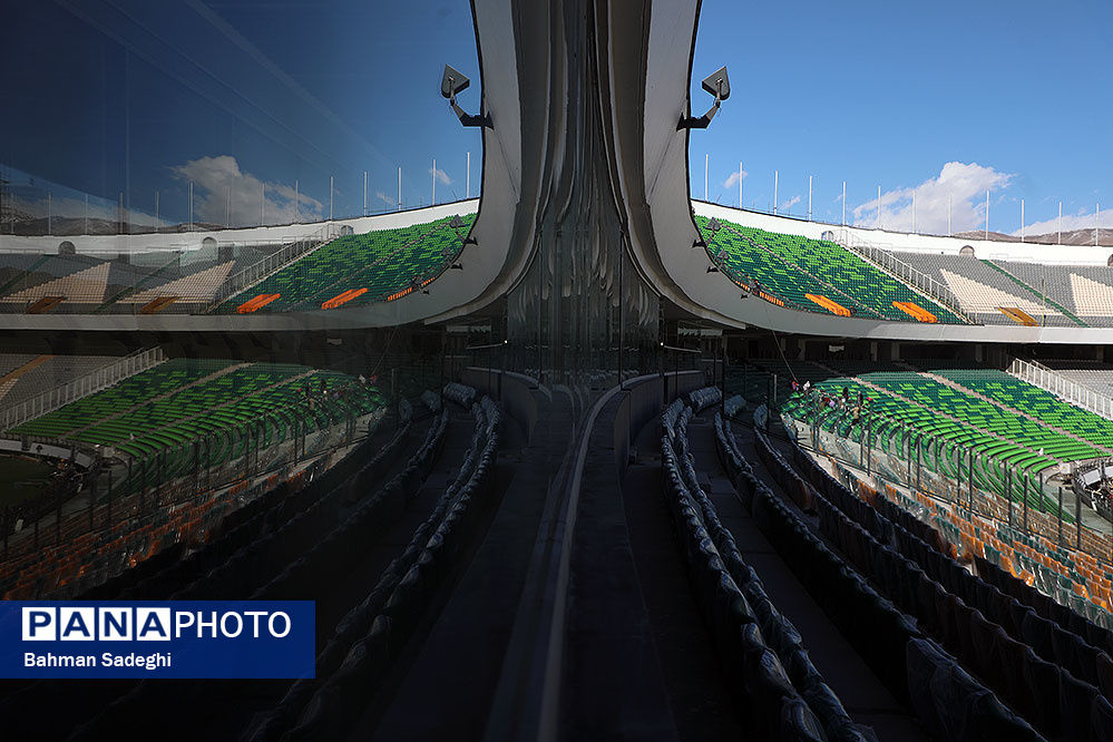 بازدید شبانه مدیرکل دفتر حوزه وزارتی وزارت ورزش و جوانان از ورزشگاه آزادی