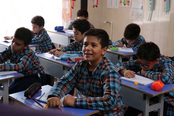 سیزده آبان، روز تجدید عهد با آرمان‌های انقلاب اسلامی و شهدای دانش‌آموز است