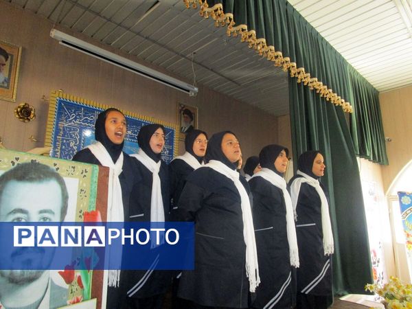 جلسه آموزش خانواده و افتتاح اتاق گفت‌وگوی اولیا در دبیرستان شاهد شهید کلانتری 