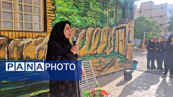اولین مراسم صبحگاهی در دبیرستان فیاض کاشمر