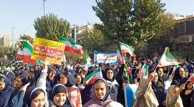 ۱۳ آبان،یادآور اتحاد ملت ایران