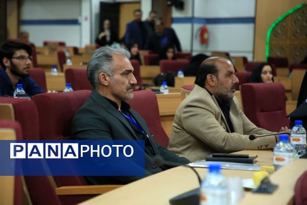 نشست صمیمی مدیران رسانه با استاندار قم