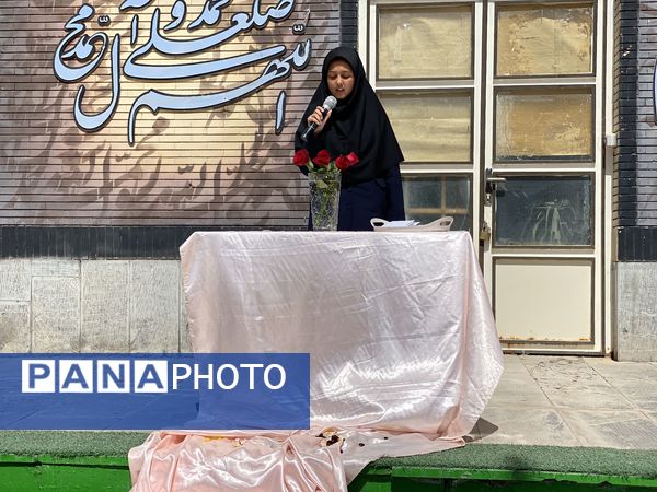 معلمان، مشعل‌داران راه آگاهی در آیینه‌ مهر و خرد