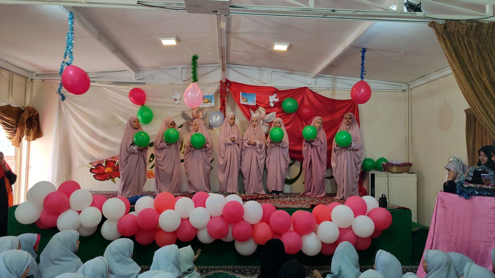 جشن دهه کرامت در دبستان شاهد حاج تقی آقا بزرگ مشهد
