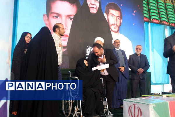 حضور نوجوانان در سی و پنجمین یادواره شهدای روستای فردوی قم