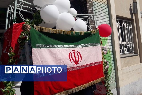 آیین بازگشایی مدارس و نواختن زنگ مهر ایثار وشهادت در دبیرستان میرزا جعفر سروقد