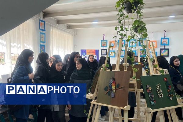 جشنواره‌ هفته‌ مشاغل‌ در هنرستان‌ کارآفرینان بهارستان۲