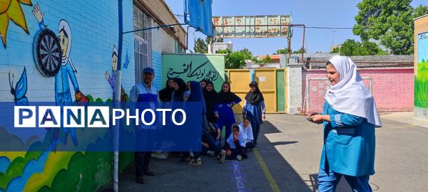 برگزاری مسابقات دارت در مدرسه شهید احمد خاقانی شیروان