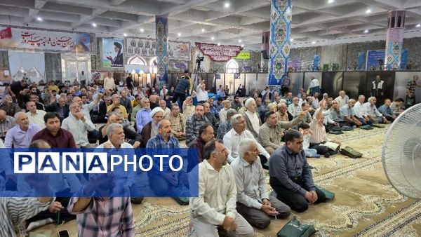 سخنرانی معاون مدیرکل و مدیر آموزش و پرورش کاشان در نماز جمعه و برگزاری میز خدمت در مصلی