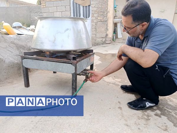 پخت و توزیع نذری در روز تاسوعای حسینی روستای حسن آباد داراب استان فارس