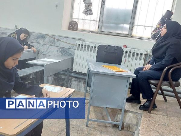 امتحانات ترم اول در دبیرستان دخترانه انیس خوش قدم 