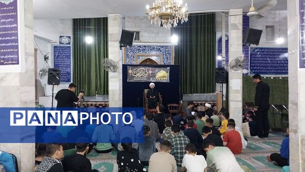 اعتکاف دانش‌آموزان دبیرستان شهید بابایی منطقه ۱۵ 