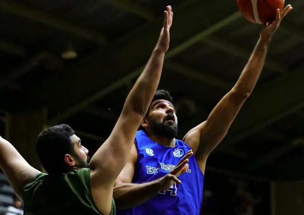 جدال آسمان‌خراش‌ها زیر تور لیگ برتر؛ نخستین گام استقلالی‌ها در دنیای توپ و تور 