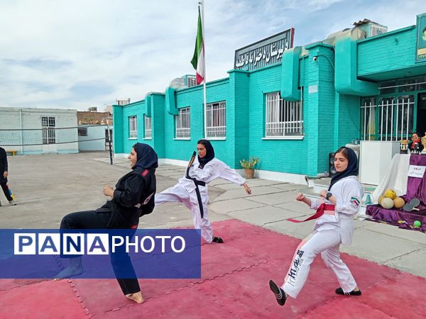 المپیاد‌ ورزشی درون مدرسه ای در دبیرستان فاطمیه