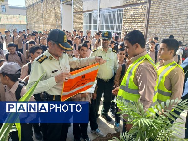 گرامیداشت هفته نیروی انتظامی در مدرسه امید شهرستان خلیل آباد