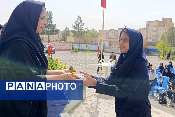 جشن جوانه ها در دبیرستان مهر نیشابور