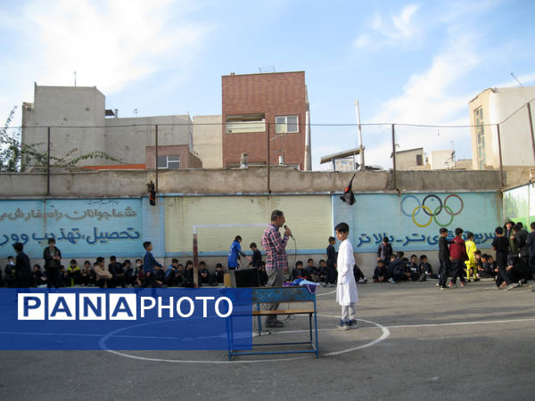 اجرای مانور زلزله در دبستان سمیه قم