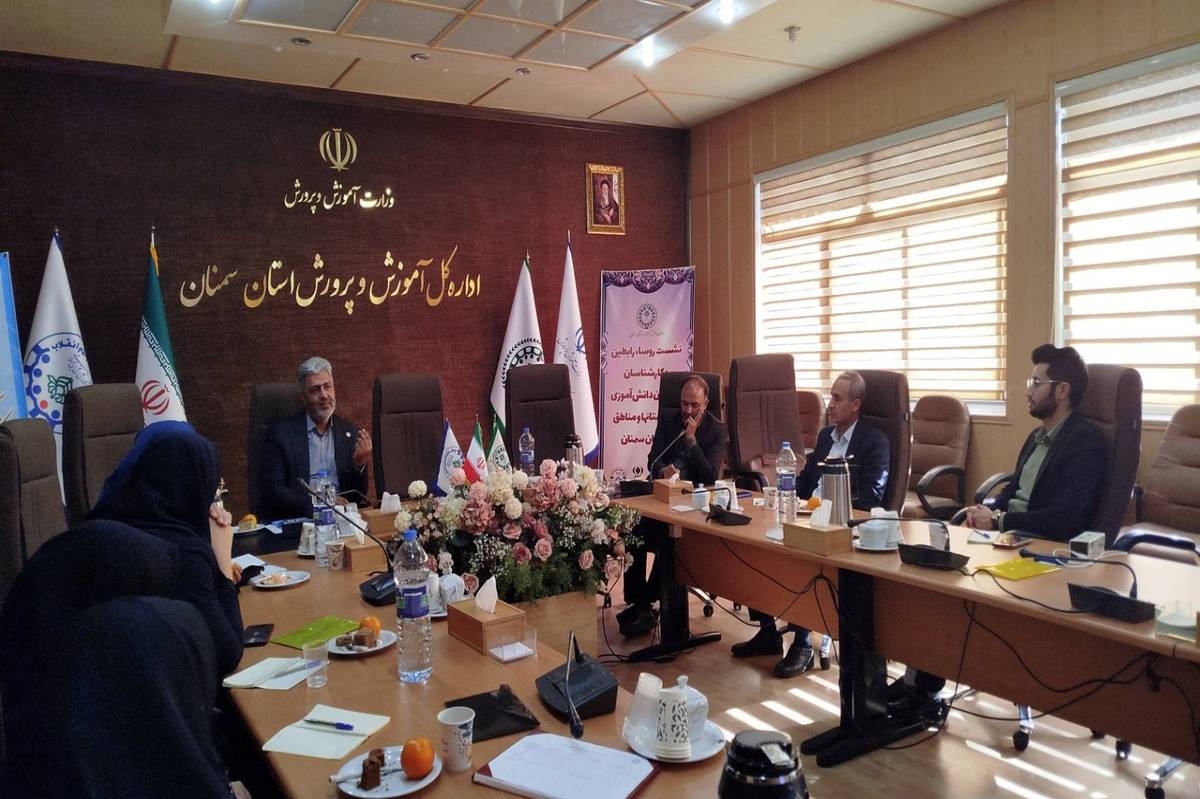 بازمهندسی فعالیت‌های سازمان دانش‌آموزی در شرایط، یک ضرورت شده بود