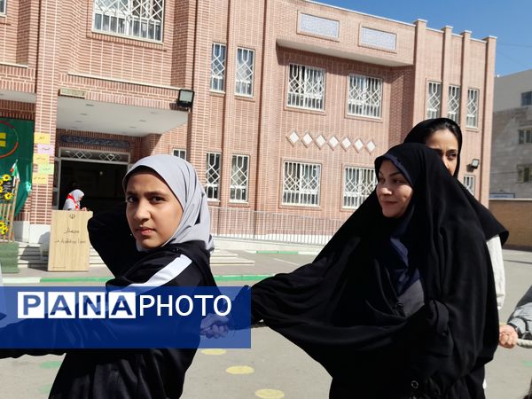 مسابقات خانوادگی در مدرسه پورشهریاری