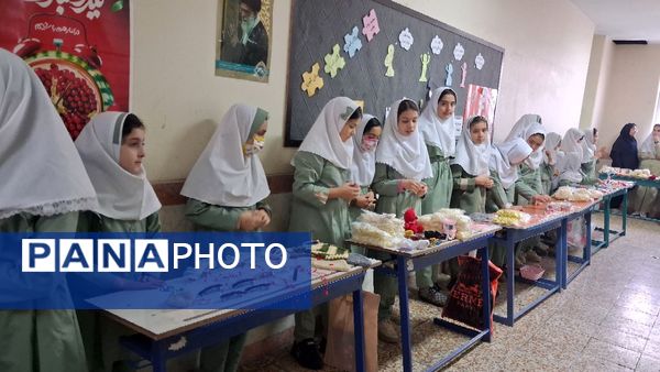 بازارچه مادر دختری با دست‌سازه‌های دانش‌آموزی 