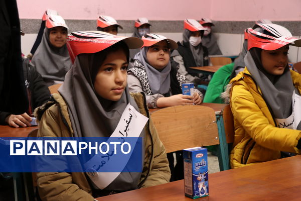 آیین آغاز توزیع منظم شیر در مدارس خراسان رضوی