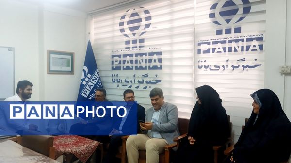 مدیر آموزش و پرورش ناحیه 2 زنجان با حضور در سازمان دانش‌آموزی روز خبرنگار را گرامی داشت