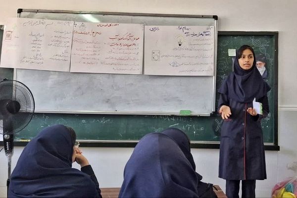 آموزش حفاظت از منابع طبیعی در دبیرستان حضرت زهرا (س) اشتهارد