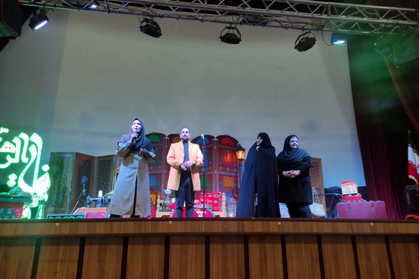 ویژه برنامه میلاد حضرت زهرا (س) و روز مادر دبستان یگانه 