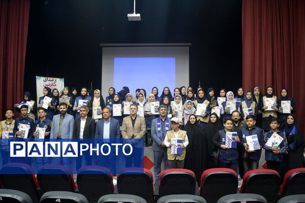 تجلیل از خبرنگاران ناحیه ۷ مشهد به مناسبت روز خبرنگار