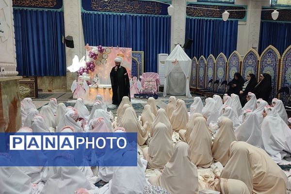 برگزاری مراسم جشن تکلیف دانش‌آموزان دبستان نیلوفر رفیعی ناحیه دو شهرری 