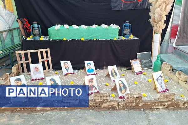 سوگواری معنوی در شیخ جنید(ره)؛ مدرسه غرق در عطر فاطمیه