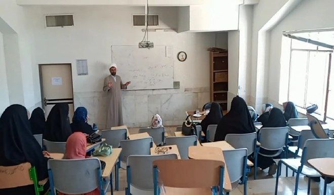 دوره آشنایی با « معارف نماز» ویژه دانش‌آموزان شهرستان بروجن