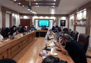 نشست صمیمی مدیرکل کانون پرورش فکری کودکان و نوجوانان استان خراسان رضوی با خبرنگاران نوجوان
