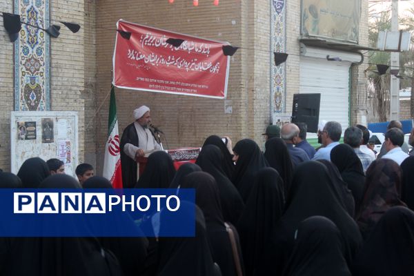 جشن مردم حاجی‌‌آباد برای پیروزی در مقابل رژیم صهیونسیت و آمریکای جنایتکار