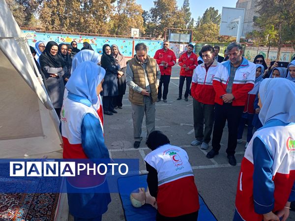  افتتاحیه پارک سلامت و آغاز به کار سفیران محیط یار  دبستان بنت الهدی صدر