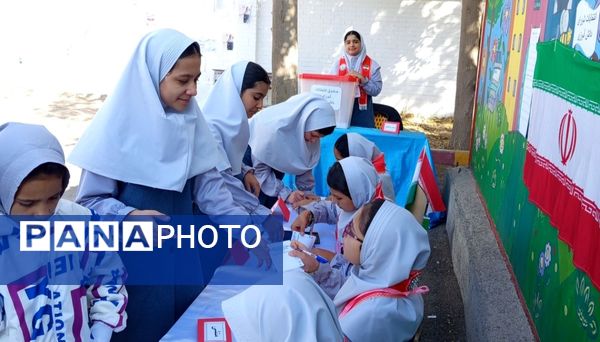 جشن مشارکت دانش‌آموزان؛ برگزاری انتخابات شورای دانش‌آموزی در مدرسه پیامبر اعظم(ص)