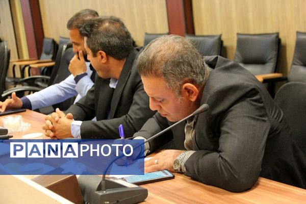 برگزاری جلسه توجیهی مدیران دوره متوسطه اول در سالن فرهنگ بهارستان دو