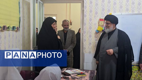 بازدید امام جمعه و مدیر آموزش‌ و پرورش بافق از دبستان هفتم تیر