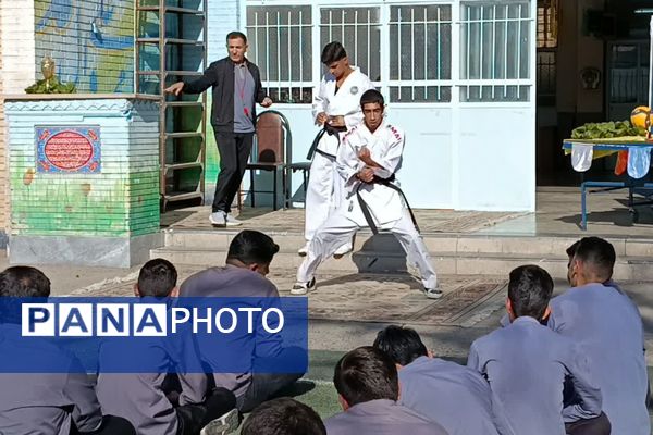 المپیاد ورزشی درون مدرسه‌ای، نمایش منش پهلوانی 