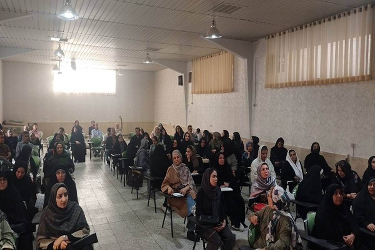 پیوند اولیا و مربیان فرصتی طلایی برای تقویت تعامل خانه و مدرسه است