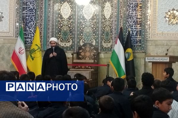 حضور دانش‌آموزان دبستان قلنبر ناحیه 2 شهرری در مراسم نوگلان فاطمی 