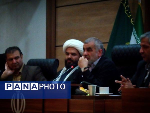 نایب رئیس مجلس شورای اسلامی پای درد دل فعالان اقتصادی نشست