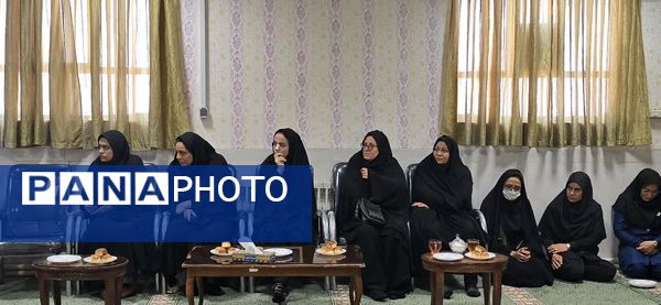 برگزاری مراسم بزرگداشت خانواده شهید تشکری در دبیرستان شاهد فردوس