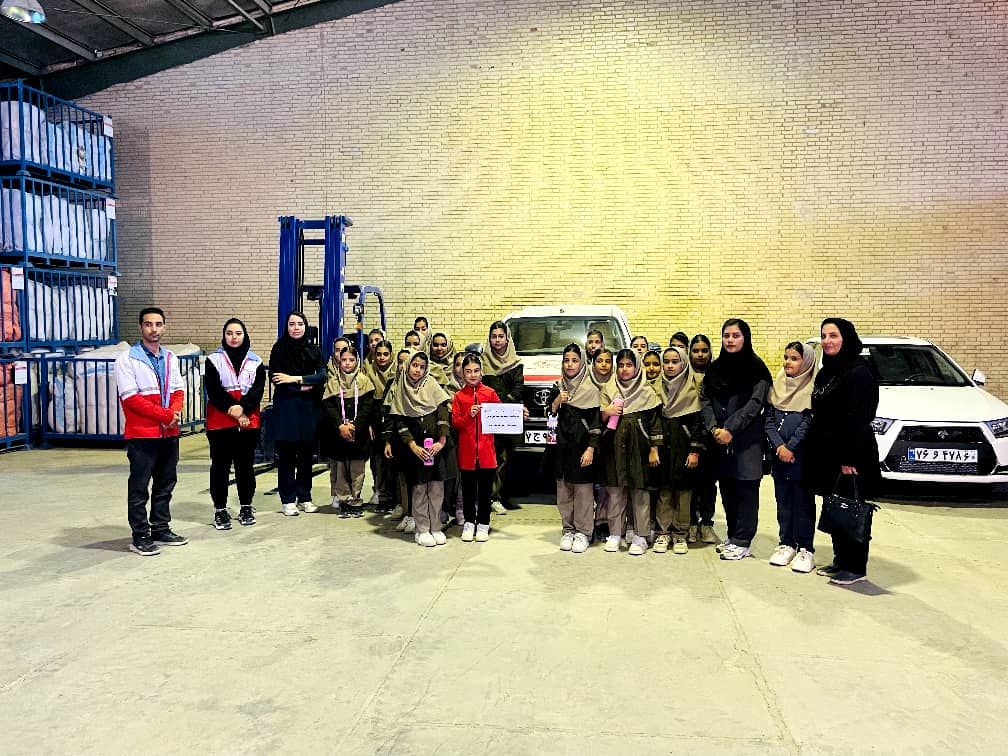  مراسم گرامیداشت هفته پدافند غیر عامل در آموزشگاه آیت الله غفاری 