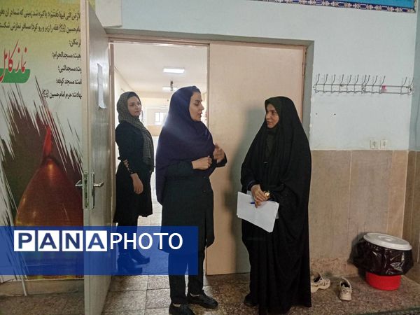 بازدید مسئولان وزارتی آموزش و پرورش شهرستان‌های تهران از مدرسه شهید رجایی شهر قدس 