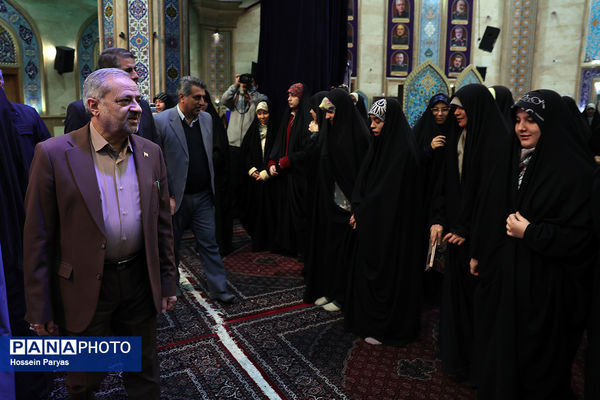 حضور وزیر آموزش و پرورش در جمع دانش‌آموزان معتکف